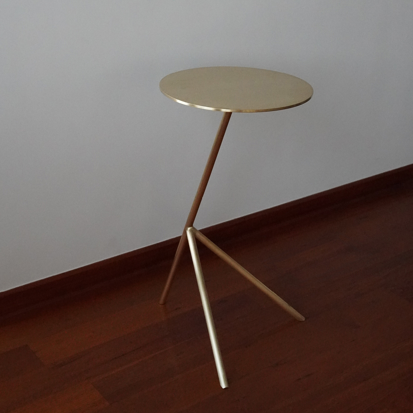 Tern side table